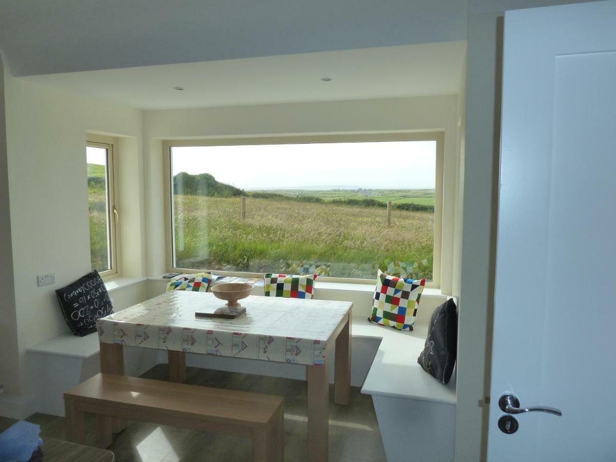 Mary'S Meadow Villa ดูลิน ภายนอก รูปภาพ
